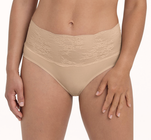 Essential Lace High Waist